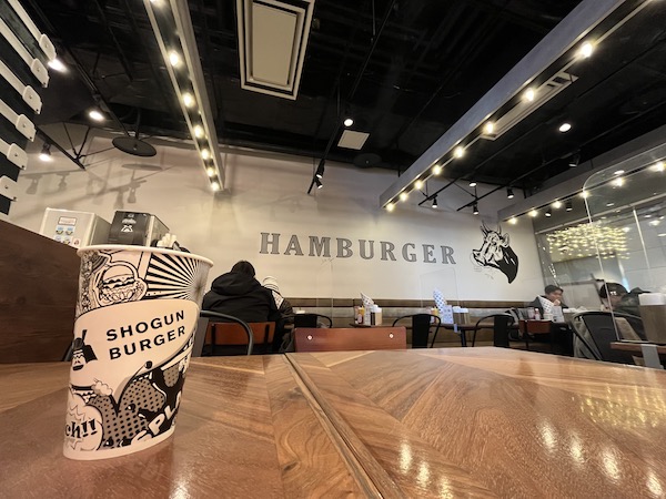 将軍バーガーakibaの店内
